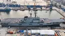 Kapal induk ITS Giuseppe Garibaldi-551 tiba di Dermaga 107 Pelabuhan Tanjung Priok, Jakarta, Jumat (18/9/2026). Kapal tersebut akan digunakan untuk mendukung Operasi Militer Selain Perang (OMSP), khususnya dalam penanganan bencana dan bantuan kemanusiaan. Kehadirannya juga berkaitan dengan upaya TNI Angkatan Laut memperkuat dan memodernisasi Sistem Senjata Armada Terpadu (SSAT) serta mendukung pertahanan dan pengamanan wilayah laut Indonesia. (Istimewa)