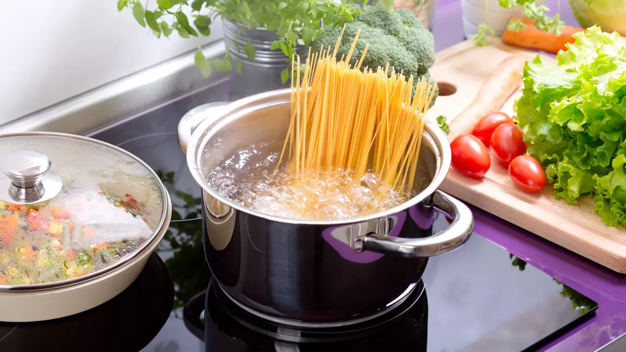 merebus pasta