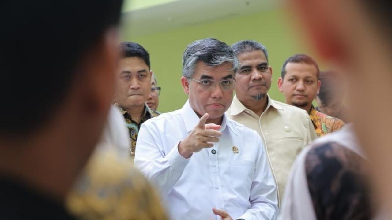 Kementerian Ketenagakerjaan Naikkan Tunjangan Magang Nasional Seiring Kenaikan Upah Minimum 2026