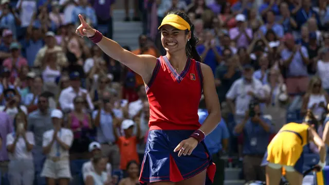 Senyum Manis Emma Raducanu Saat Lolos Semifinal US Open