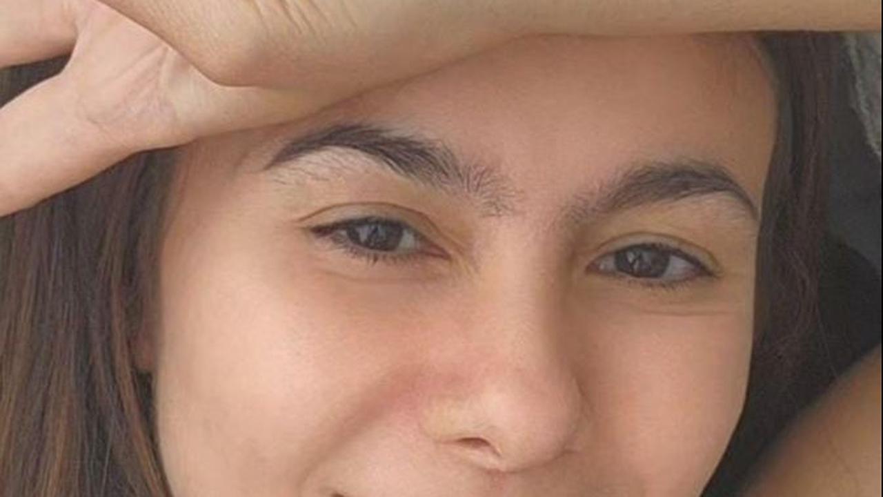 Sebagai artis yang kerap tampil dengan riasan, Wulan Guritno percaya diri unggah potret dirinya tanpa makeup di media sosial. <br>