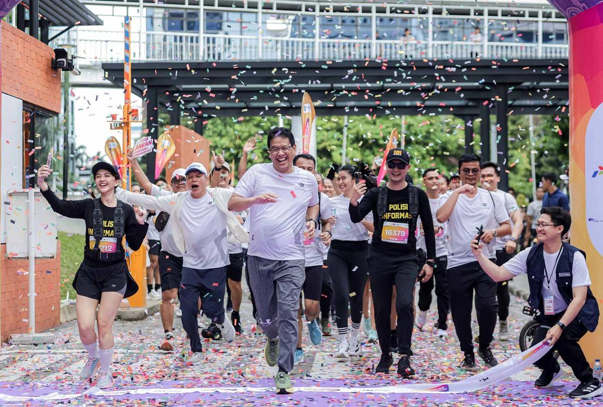 FOTO: Serunya Run for Good Journalism 2025 Bareng Menkeu Purbaya