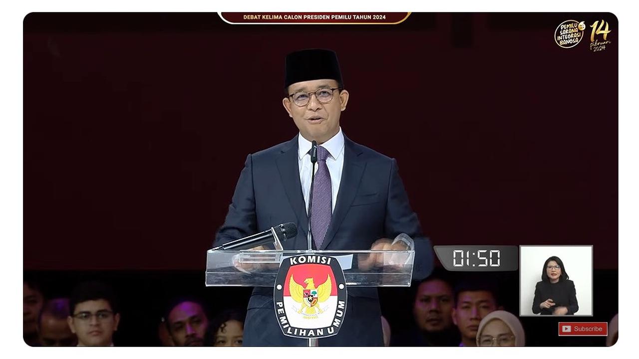 Calon Presiden (Capres) nomor urut 01 Anies Baswedan saat membacakan visi misi di debat Pilpres 2024 terakhir yang digelar Minggu (4/2/2024) di Jakarta Convention Center (JCC), Senayan, Jakarta Pusat.