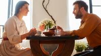 Fun and random first date questions. (Photo: Freepik)