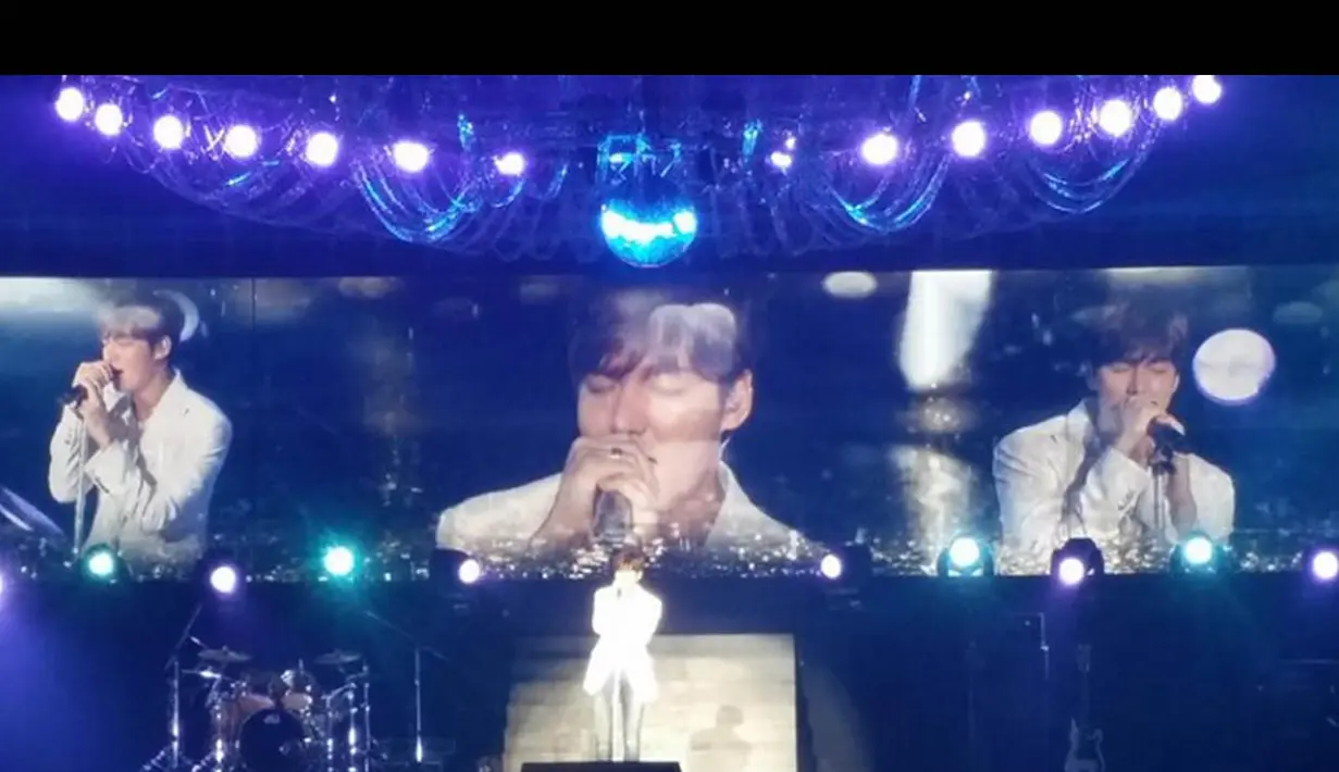 Dengan aksi memukau, Lee Min Ho berhasil membuai Minoz--sebutan penggemar Lee Min Ho-- dengan lagu-lagu yang dinyanyikannya sepanjang konser. (facebook.com/leeminhoglobaltour)