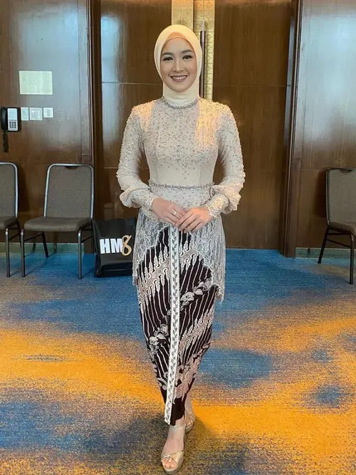 Kebaya cheap bridesmaid hijab