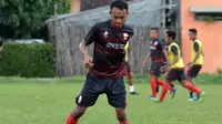 Pemain Persis Solo, Iman Budi Hernandi. (Bola.com/Vincentius Atmaja)