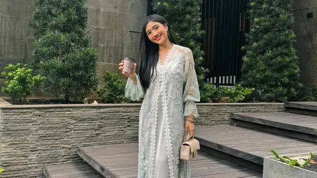 5 Kombinasi Model Baju Warna Sage Green yang Padu Padan dan Cantik