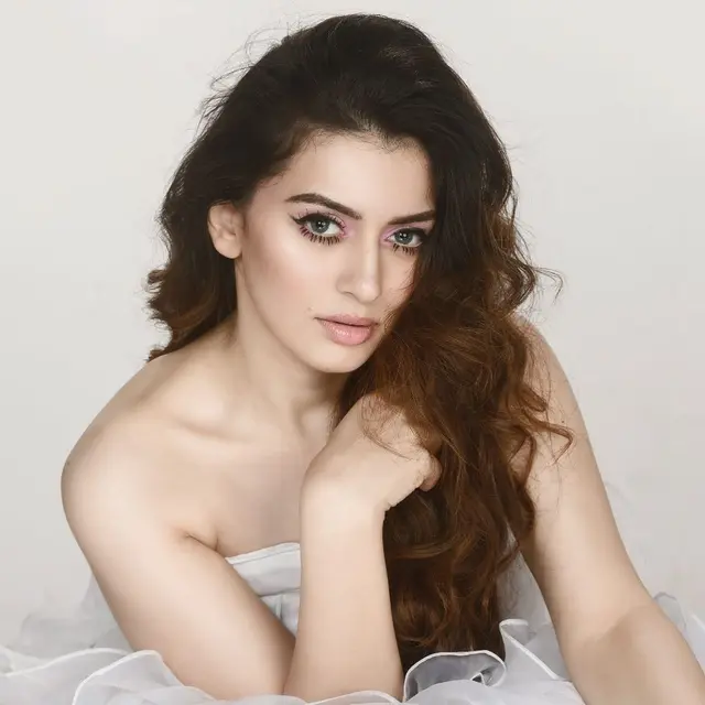 Potret Terbaru Hansika Motwani Pemeran Tina Dalam Film 'Koi.. Mil Gaya'. (Sumber: Instagram/ihansika)