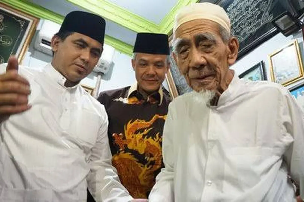 Profil mendiang Mbah Moen, sumber: Merdeka