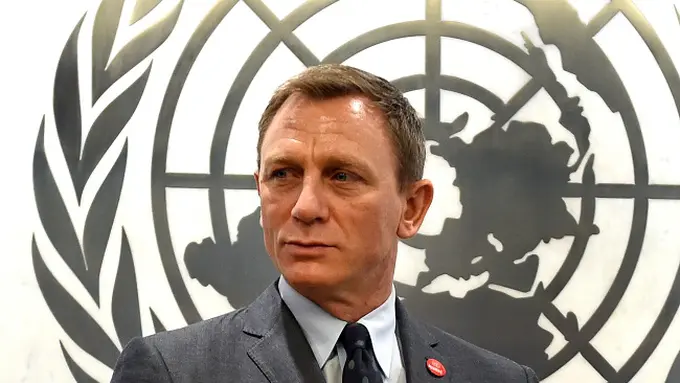 Daniel Craig
