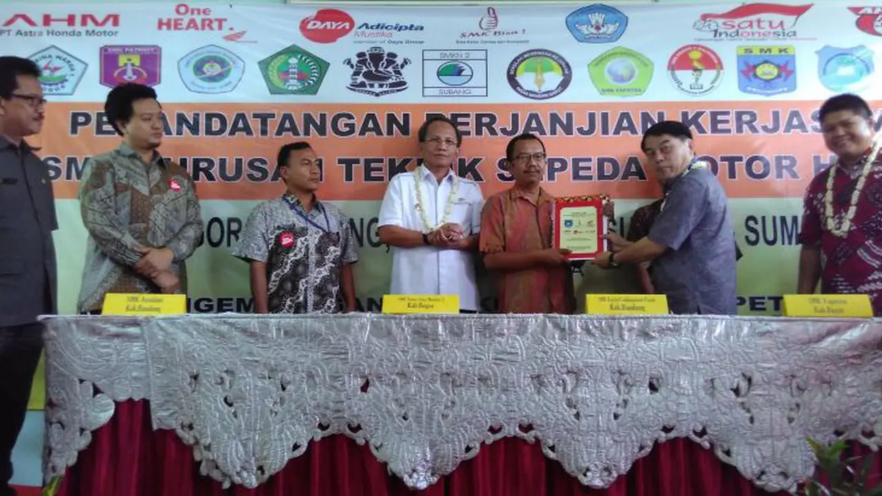 Lulusan SMK Binaan Honda Berpeluang Jadi Mekanik AHASS