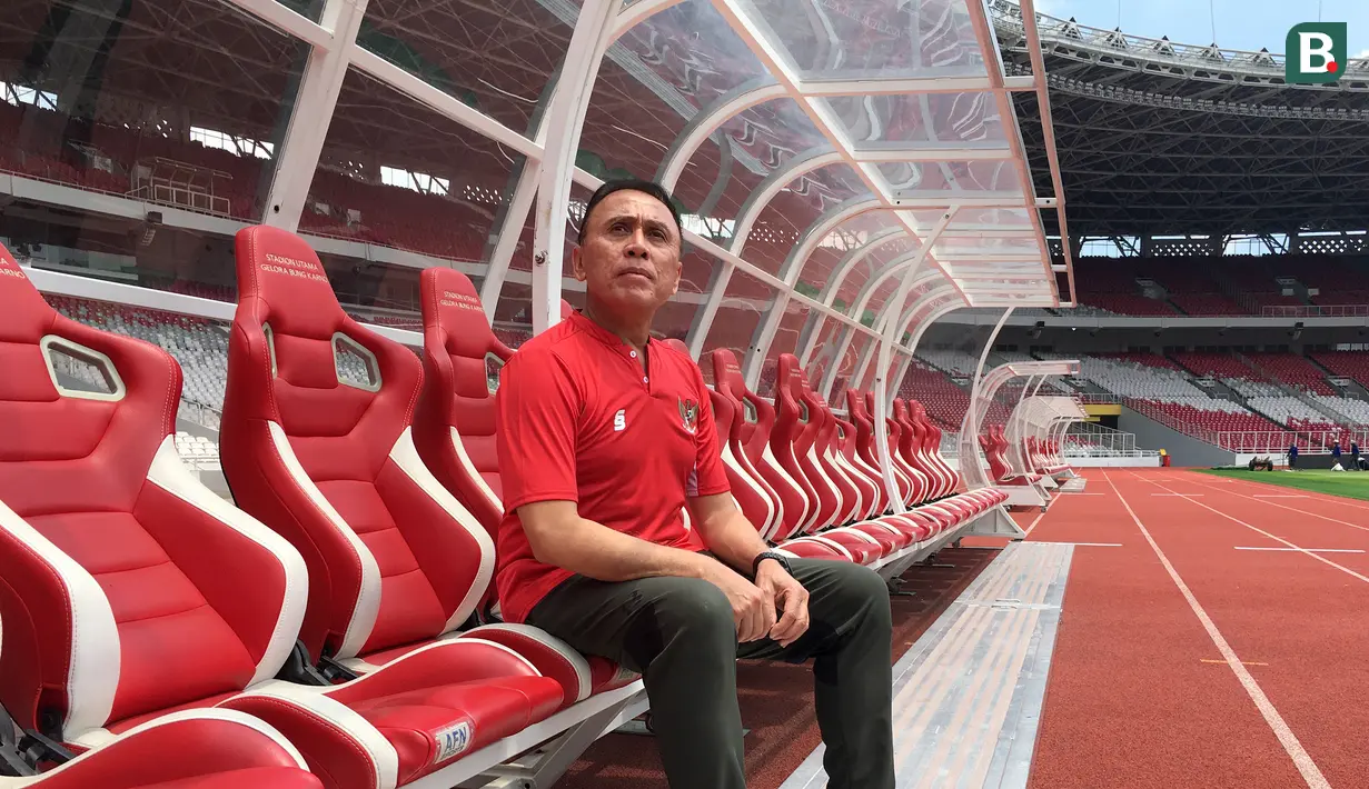 Ketua umum PSSI, Mochamad Iriawan, saat melakukan inspeksi ke Stadion Utama Gelora Bung Karno (SUGBK), Jakarta, Jumat (6/3/2020). Inspeksi tersebut untuk mengecek kesiapan SUGBK menjadi venue Piala Dunia U-20 2021. (Bola.com/Benediktus Gerendo Pradigdo)