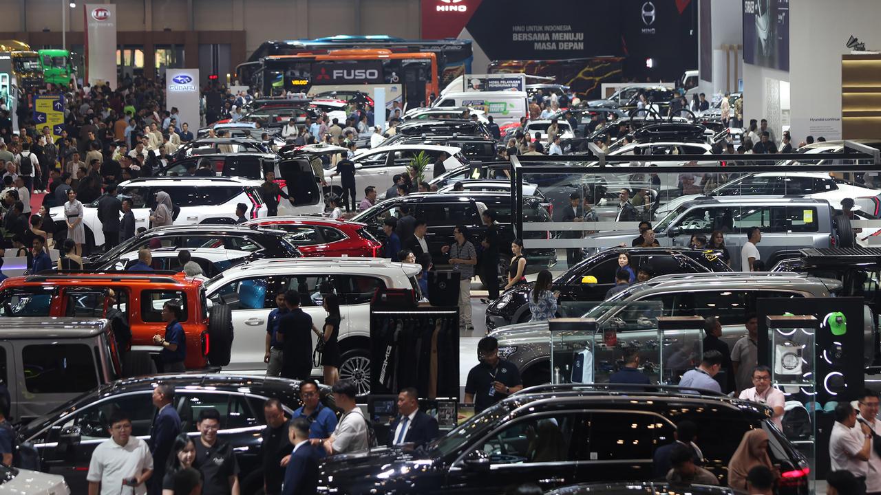 FOTO: Weekend Seru di GIIAS 2025: Teknologi Otomotif Terkini Diserbu Warga