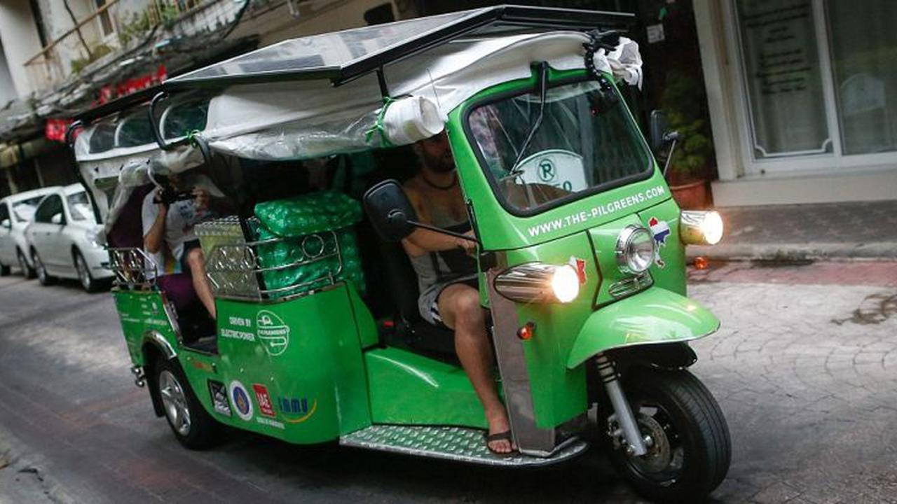 Bermodal Bajaj, Tiga Pria Berkelana dari Thailand Menuju Perancis