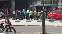 Hantam Pembatas Jalan, Pengemudi GrabBike Tewas