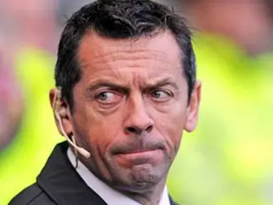Ekspresi manajer Hull City, Phil Brown sebelum kick-off laga lanjutan EPL antara Hull versus Stoke City di KC Stadium, Kingston upon Hull, 8 November 2009. AFP PHOTO/PAUL ELLIS 