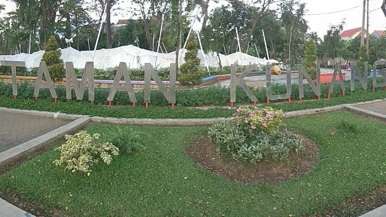 Ngabuburit di Taman Kunang-Kunang