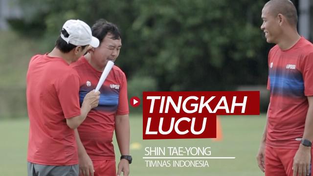 Berita video beragam tingkah lucu pelatih Shin Tae-yong saat memimpin latihan Timnas Indonesia di lapangan panahan Gelora Bung Karno, Senayan.