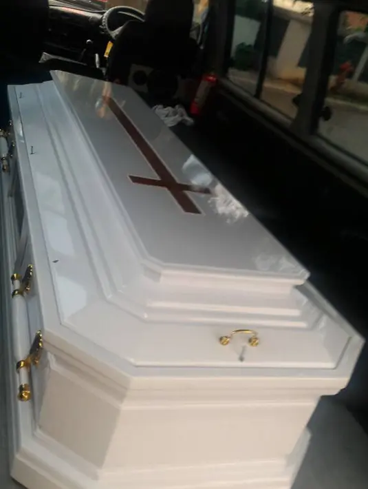 Sampai saat ini pihak keluarga masih menerima bantuan jika ada pihak yang ingin memberikan donasi. Bantuan itu tujuannya akan digunakan sebagai biaya prosesi pemakaman mendiang Yana Zein.  (Bambang E.Ros/Bintang.com)