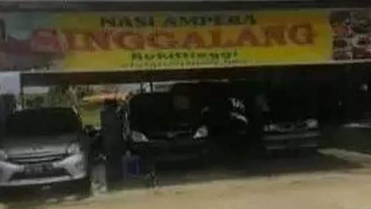 Apakah ini tempat makan atau tempat mencuci mobil?
