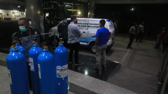 Bantu Tangani COVID-19, Jabar Quick Response Kirim Tabung Oksigen ke Rumah Sakit Immanuel