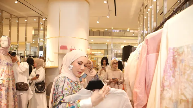 Ria Miranda Jadi Desainer Modest Pertama yang Hadir di Gerai Masari, Koleksinya Eksklusif