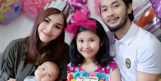 Uki Noah dan Metha Yunatria