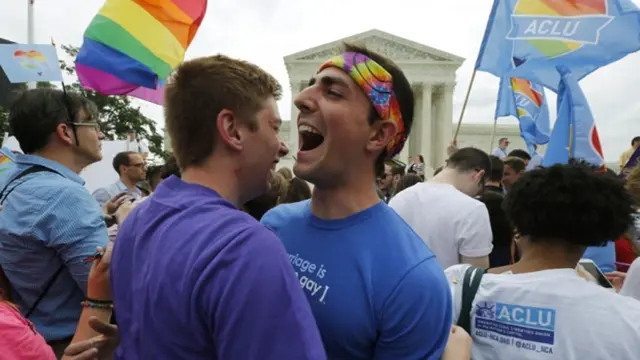 [Bintang] Amerika Legalkan Kesetaraan Pernikahan untuk Lesbian dan Gay