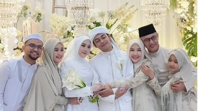 6 Potret Pernikahan Gus Zizan dan Kamila Asy Syifa, Disorot karena Masih Terlalu Muda