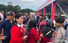 Bazar Istana di Monas Bagikan 100.000 Paket Sembako Gratis