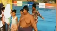 VIDEO: Arya Bocah Obesitas Pertama Masuk Sekolah Hari Ini