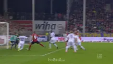 Berita video highlights Bundesliga 2017-2018 antara Freiburg melawan Hannover dengan skor 1-1. This video presented by BallBall.