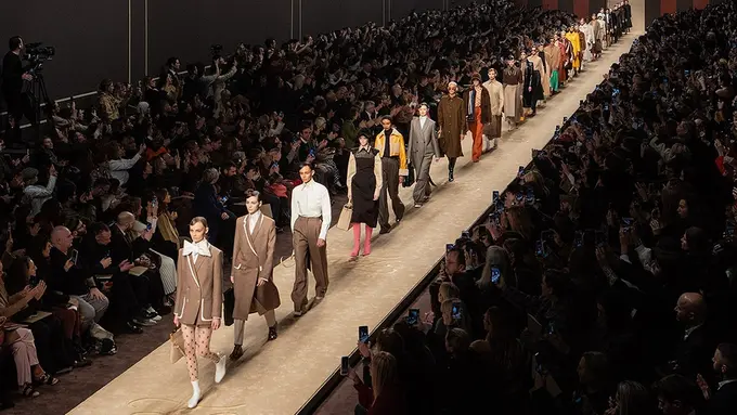 Fendi Dedikasikan Show di Milan Fashion Week 2019 untuk Karl Lagerfeld