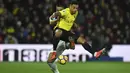 Penyerang Watford, Andre Gray menyumbangkan satu gol saat timnya menang atas Newcastle United pada laga Premier League di di St James' Park (25/11/2017). Watford menang 3-0. (AFP/Ben Stansall)