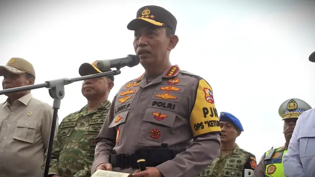 Kapolri Jenderal Listyo Sigit Prabowo usai memimpin Apel Gelar Pasukan Operasi Ketupat 2026 di Monas, Jakarta, Kamis (12/3/2026).
