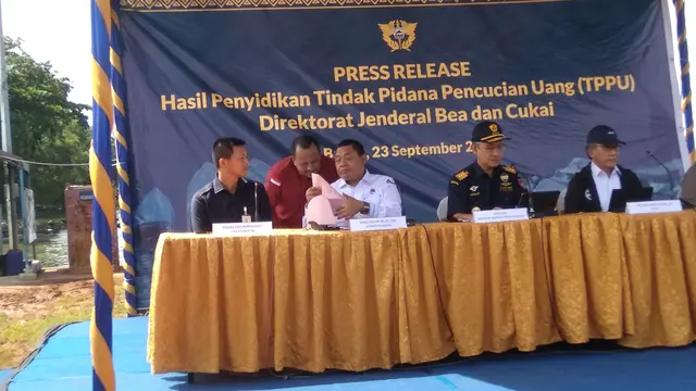 Direktur Jenderal Bea dan Cukai Kementerian Keuangan Askolani di dalam Press Release Hasil Penyidikan Tindak Pidana Pencucian Uang Direktorat Jenderal Bea dan Cukai di Kepulauan Riau.