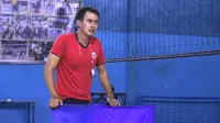Pelatih Surabaya Aneka Gas, Joni Sugiyatno. (Bola.com/Aditya Wany)