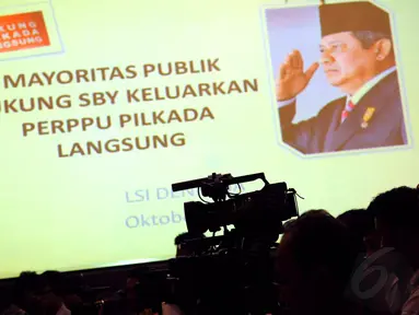 Lingkaran Survei Indonesia (LSI) melakukan survei kepada masyarakat atas rencana SBY menerbitkan perppu, Jakarta, Kamis (2/10/14). (Liputan6.com/Faisal R Syam)