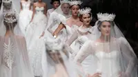 Awal pekan ini, Shanghai Fashion Week memeriahkan daratan Tiongkok dengan karya rancangan baju pengantin ala Disney.