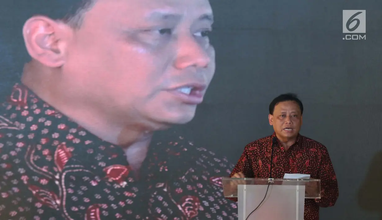 Ketua Bawaslu RI, Abhan memberi sambutan perayaan HUT Bawaslu ke-11 di Jakarta, Selasa (9/4). Selain merayakan Hut ke-11, Bawaslu merilis pemuktahiran dari Indeks Kerawanan Pemilu 2019. (Liputan6.com/Helmi Fithriansyah)