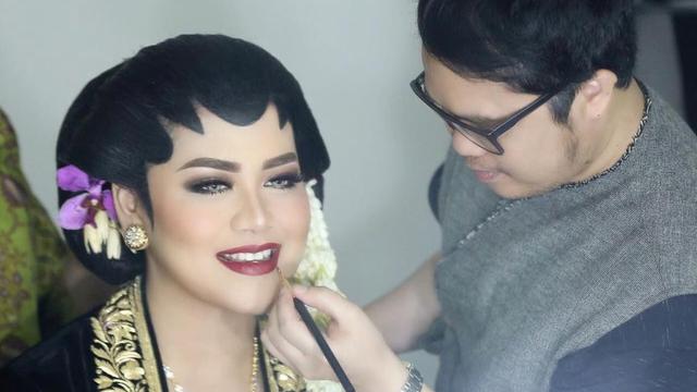 Bennu Sorumba bersama Kahiyang Ayu