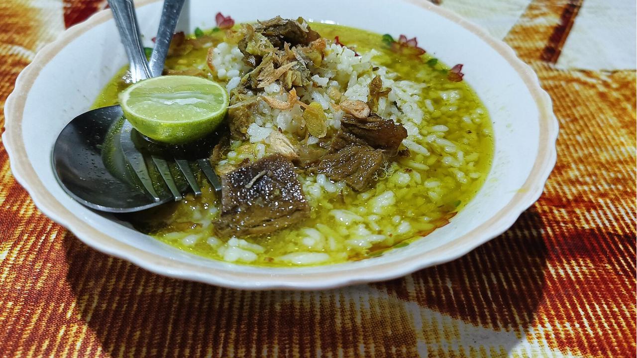 Berapa Kalori dan Nutrisi dari Seporsi Soto Ayam? Kalori yang Perlu Diwaspadai dalam Setiap Suapan