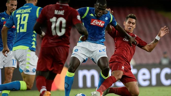 Liverpool saat berhadapan dengan Napoli pada pertemuan pertama Grup C Liga Champions, di Stadio San Paolo, Naples.  (AFP/Filippo Monteforte)