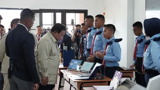 Presiden Prabowo Subianto saat meresmikan kampus terbaru SMA Taruna Nusantara (TN) di Pagak, Kabupaten Malang, Jawa Timur.