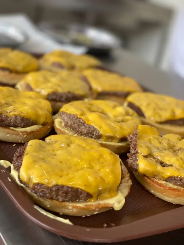 Burger Lokal/dok. Burger Lokal