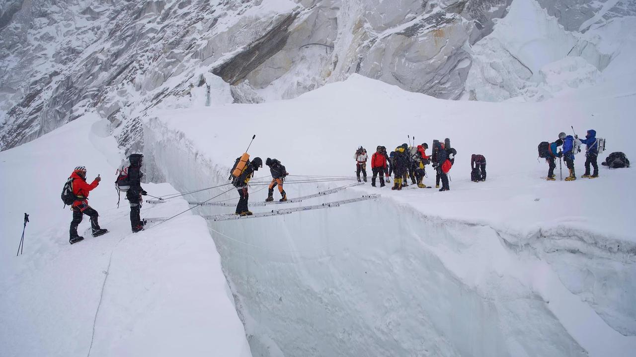 FOTO: Musim Pendakian Everest Kembali Bergeliat