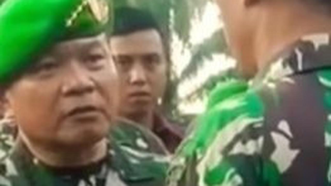 Dalam video, Dudung sempat bertanya soal anak dari prajurit TNI berpangkat Kopral itu.