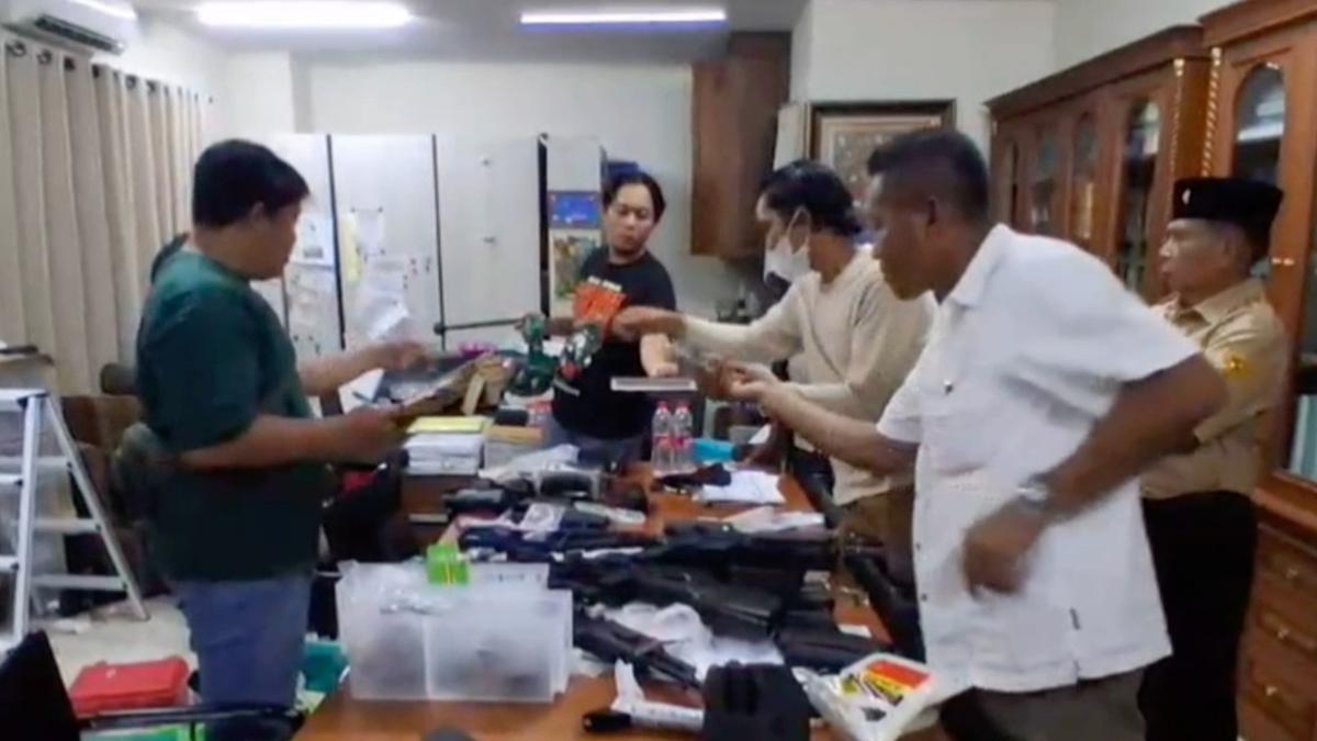 Polisi Ungkap Fakta Berbeda soal Asal Usul 995 Senjata di Sekolah Jaksel