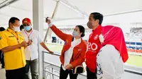 Ketika Puan Maharani Ajak Jokowi Swafoto Saat Nonton MotoGP Mandalika